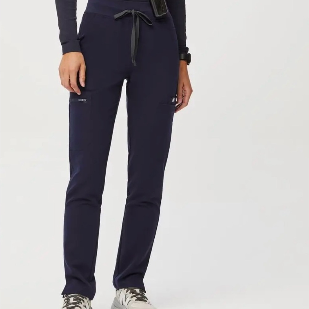 Figs Yola Women's Navy Scrub Pants